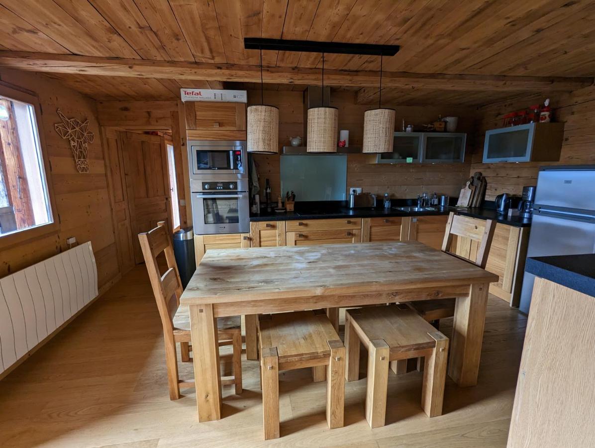 Bas De Chalet Au Coeur Des Aravis, Entre Lac Et Montagne Сен-Жан-де-Сикст Экстерьер фото